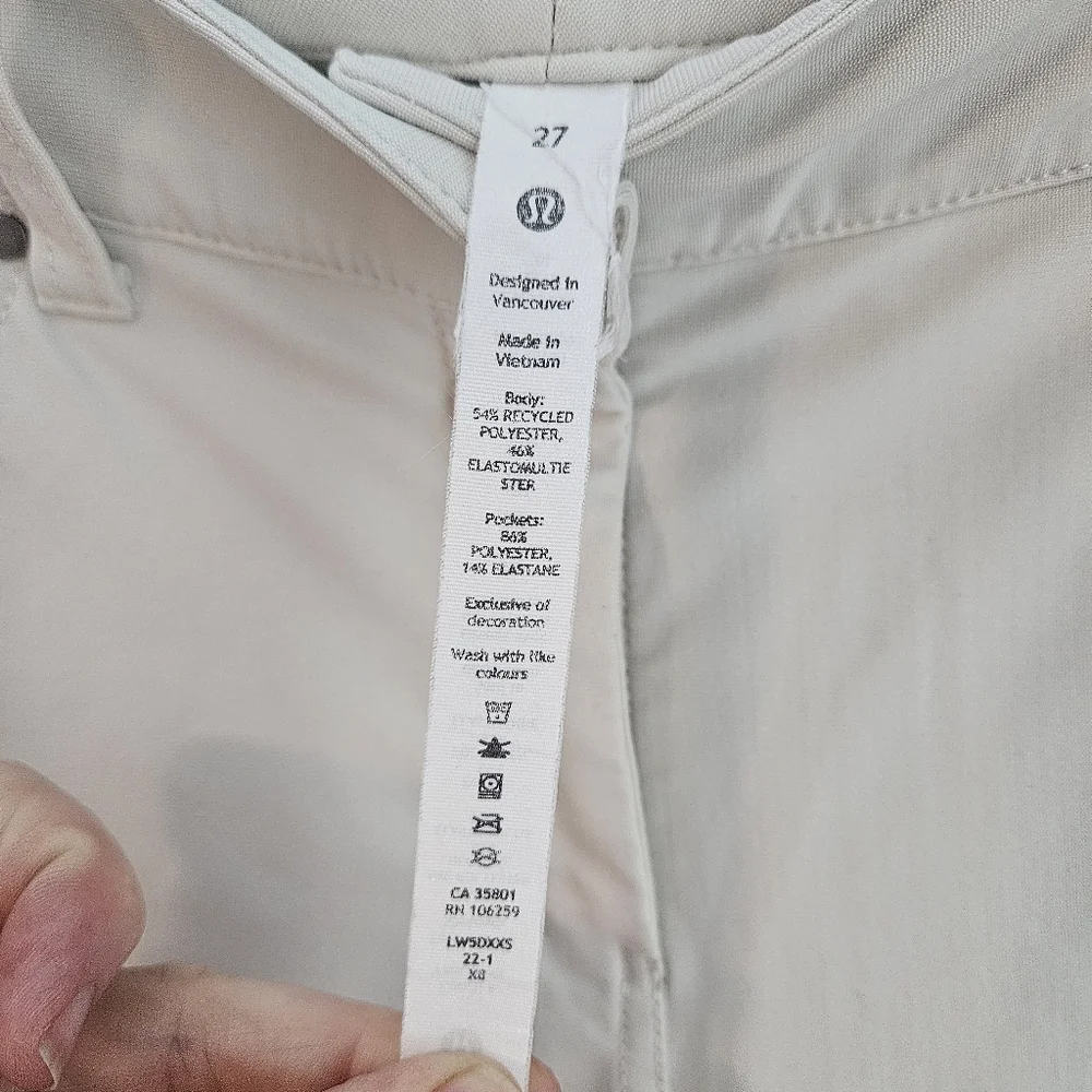 Lululemon City Sleek 5 Pocket Wide-Leg High Rise 7/8 Length Pant White Opal 27 M